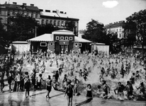 Bild zu 1928 | Kinderfreibäder und sozialer Wohnbau im Roten Wien