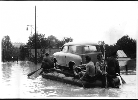 Bild zu 1954 | Naturkatastrophen und freiwilliges Engagement